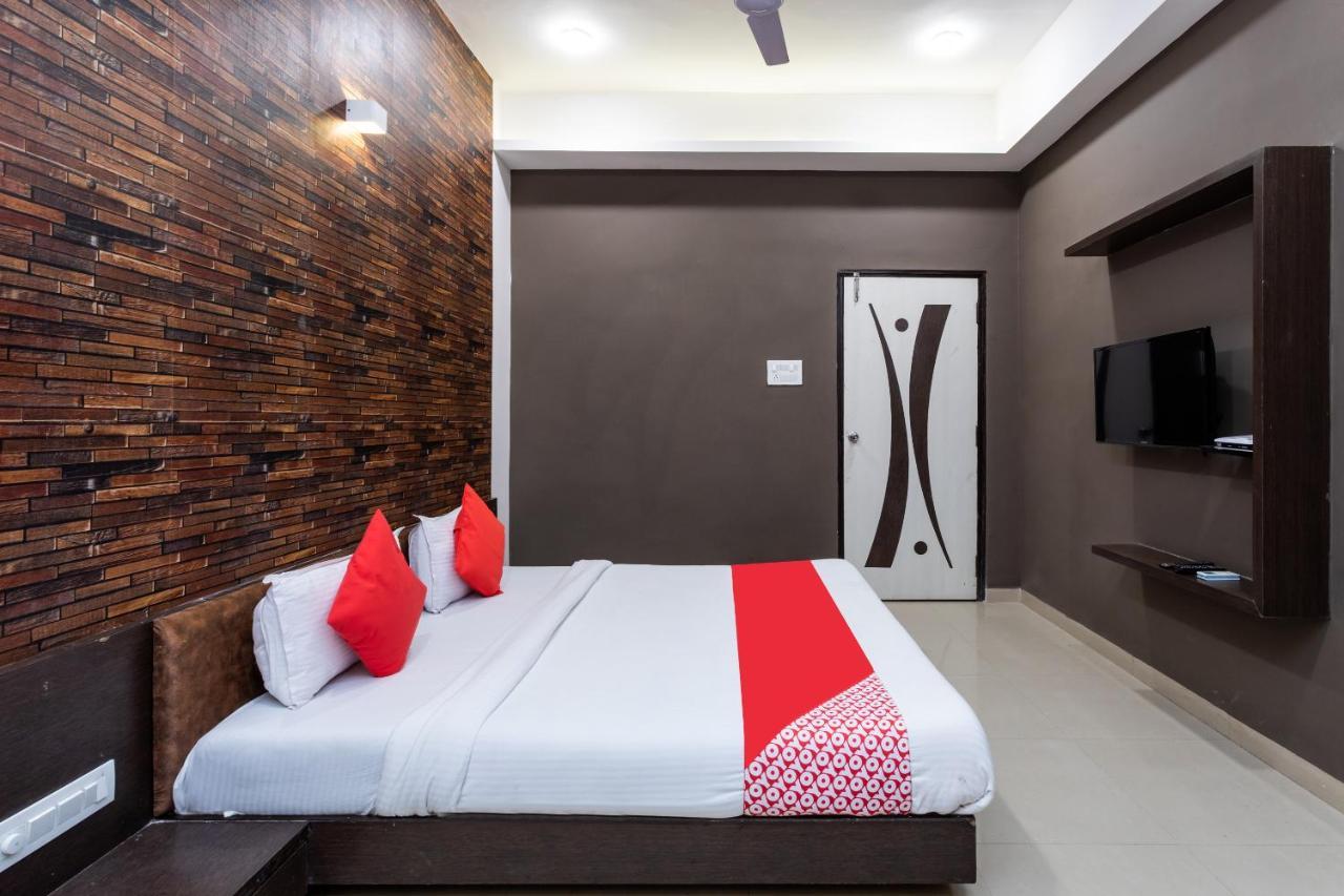 Oyo Hotel Badri Inn & Yatri Niwas Джабалпур Екстериор снимка