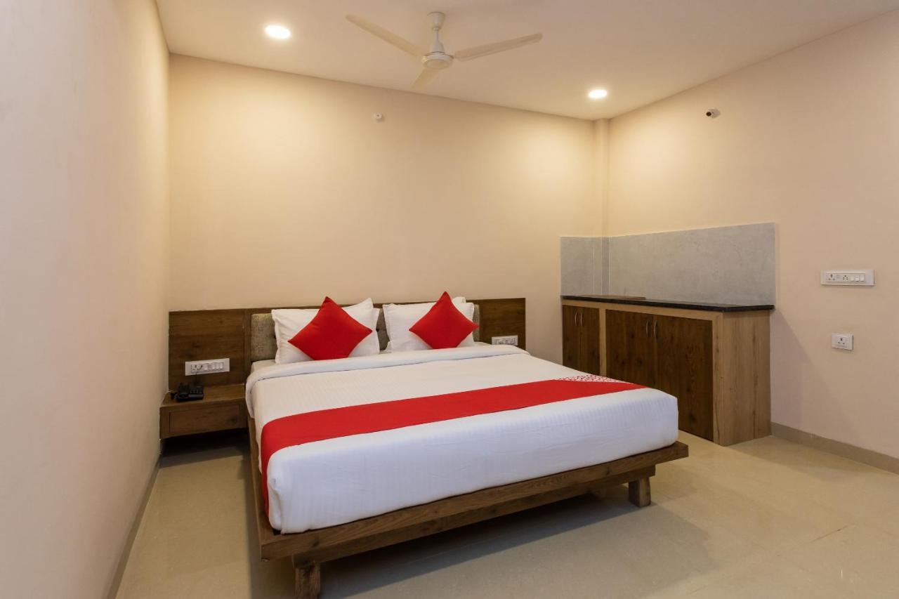 Oyo Hotel Badri Inn & Yatri Niwas Джабалпур Екстериор снимка