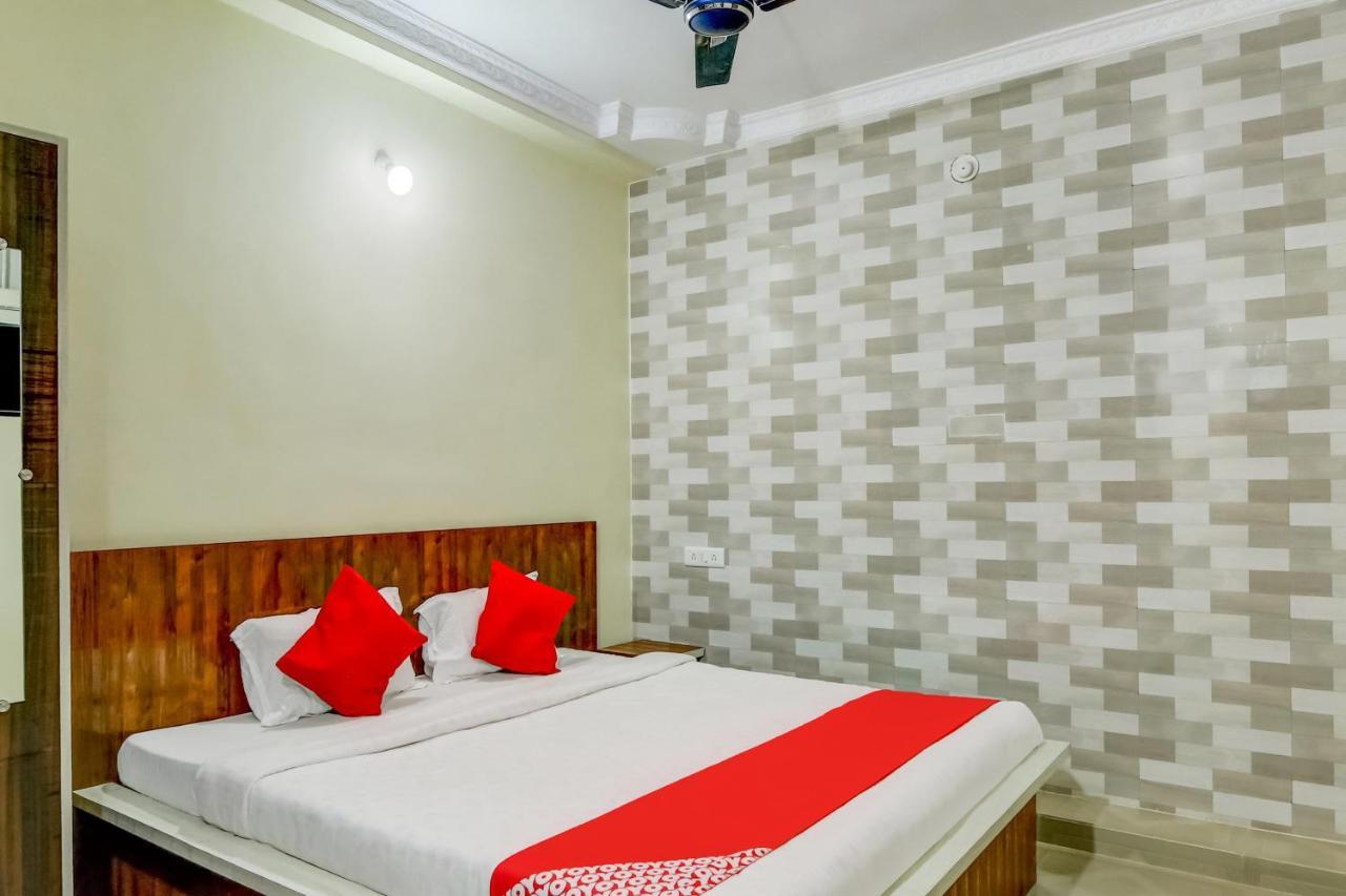 Oyo Hotel Badri Inn & Yatri Niwas Джабалпур Екстериор снимка